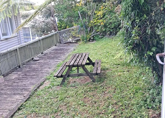 Home In Karori