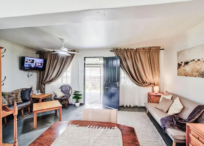 Peaceful Luxurious Fully-Equipped Home