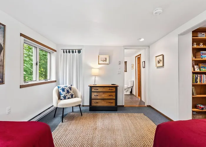 Family Friendly Home|Walk To Ocean+Downtown Rkpt