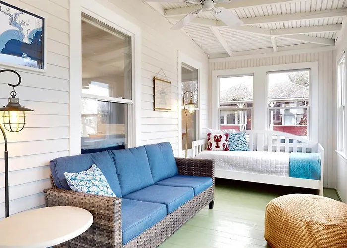 Driftwood Cottage By Bayley Vacation Rentals