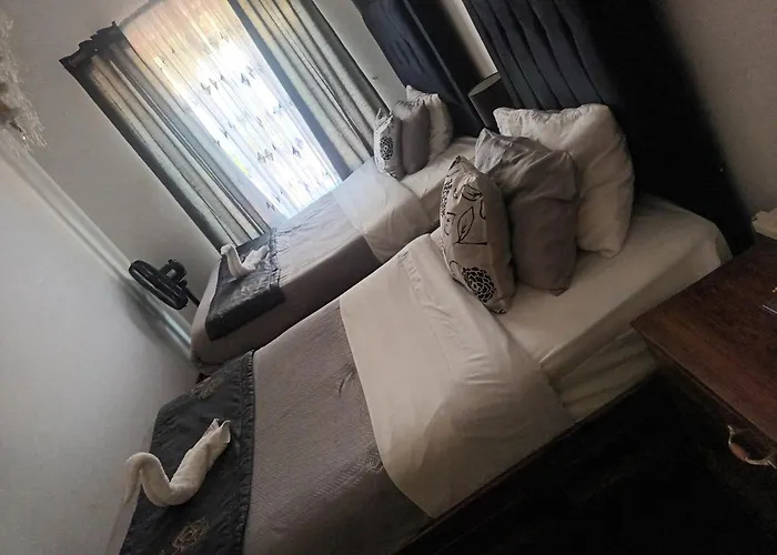 Crocodile Rock Lodge