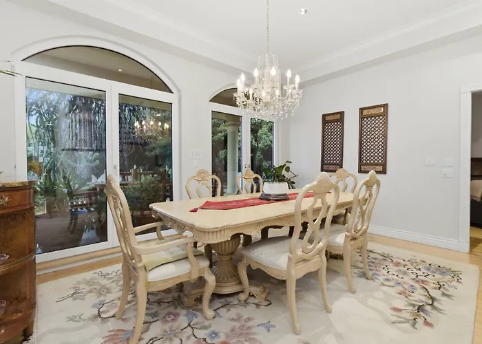 Entire Spanish Style Villa 5 Bedrooms Near Ocean