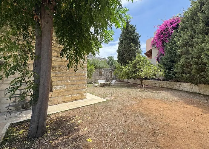 Beit El Berbara-Pool & Breakfast