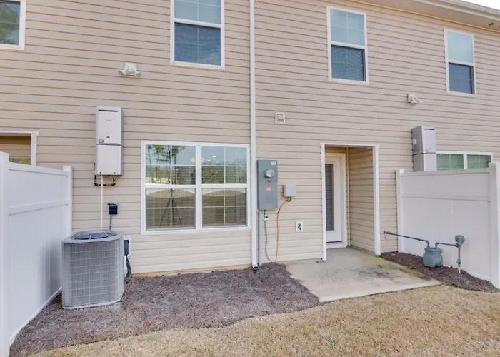 9 Mi To Shawn Afb! Family Townhome Near Dining