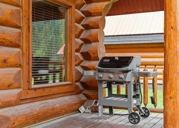 Rustic Chalet Perfect Getaway For Groups