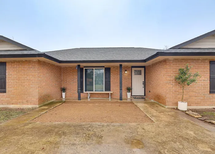 Private Patio & Yard: Pet-Friendly Bulverde Home