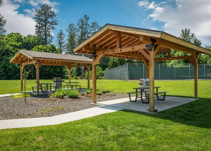 Base Camp For Downtown Sandpoint And Schweitzer Resort