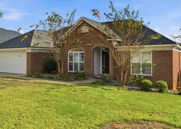 The Southern Haven Pool Retreat Near Fort Moore