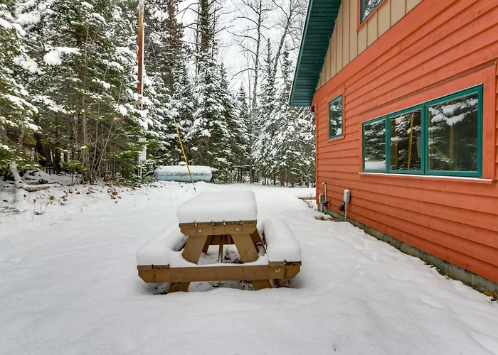 Dock & Foosball: Esquagama Lake Family Cabin