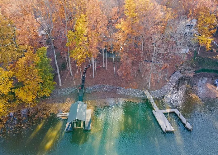 Lakeside Rustic Retreat
