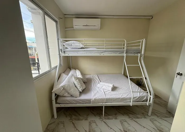 Blj Homes - 2Br Entire Home With 2 Bathrooms, Kitchen, And Carpark