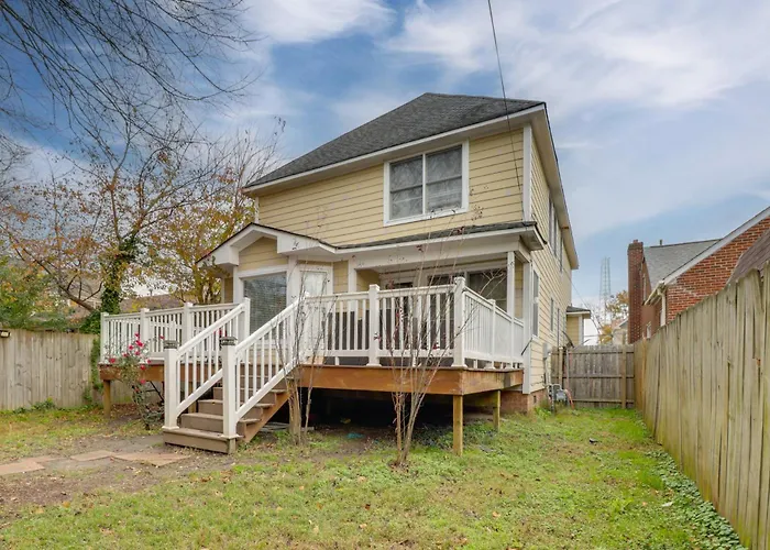 Centrally Located Hampton Roads Home W/ Game Room!