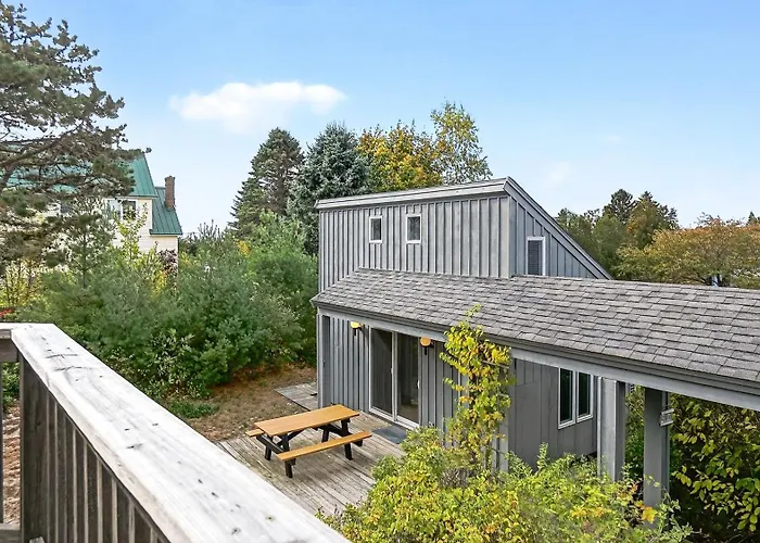 Salty Dolphin By Bayley Vacation Rentals