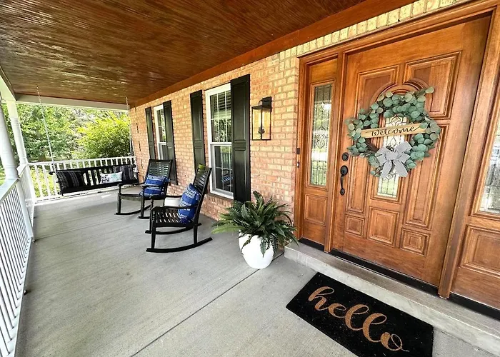 Mason Ohio Home Large Private Yard Firepit Game Room