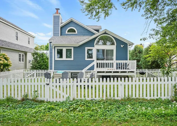 3 Bedroom 2Ba Lakefront Home - Dog Friendly - 30 Day