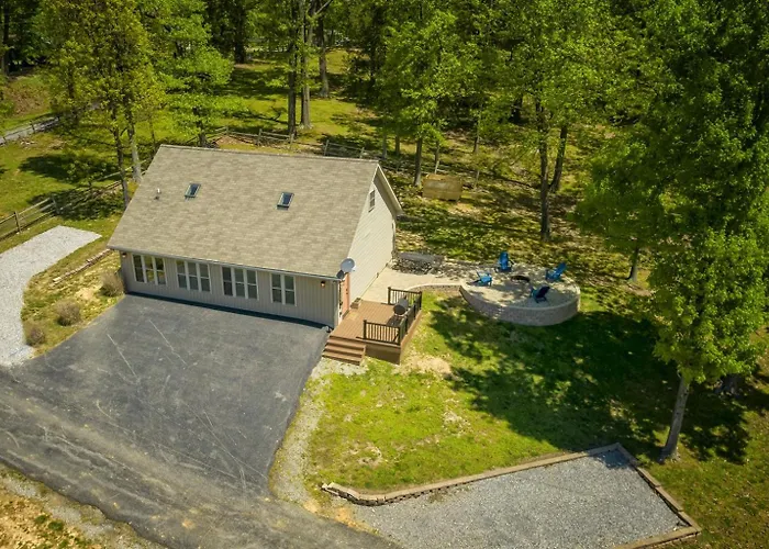 Lakefront Suite Dock, No-Wake Cove & Firepit