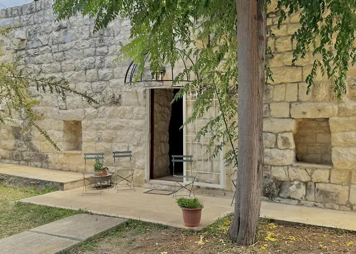 Beit El Berbara-Pool & Breakfast
