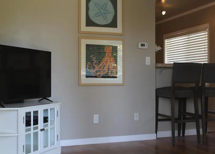 Cowell'S Beach Retreat - Steps To Beach, Restaurants, Wharf, Boardwalk, Shops, Fast Wifi, Surf-In Surf-Out
