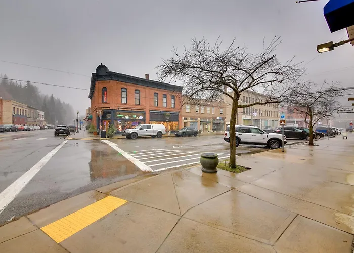 Great For Skiing & Biking! Cozy Dtwn Wallace Condo