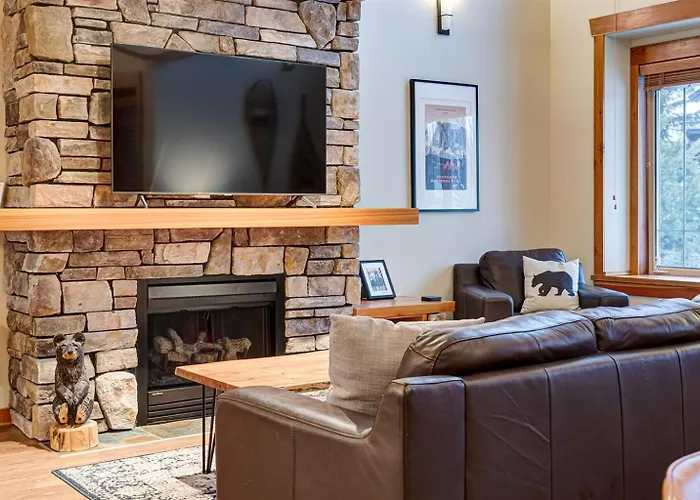 Pinnacle Ridge Chalets By Fernie Lodging Co