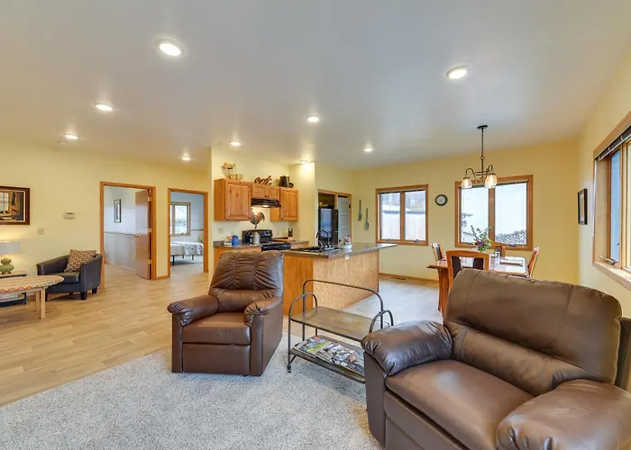 Spacious Home 10 Minutes To Ten Sleep Canyon!