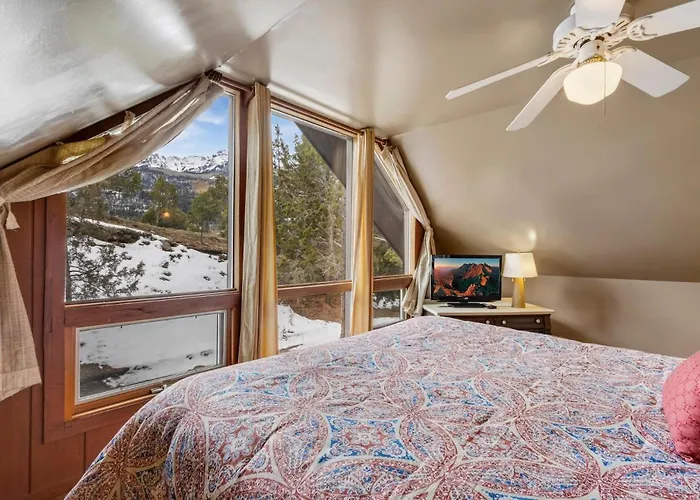 Singer Cabin 2