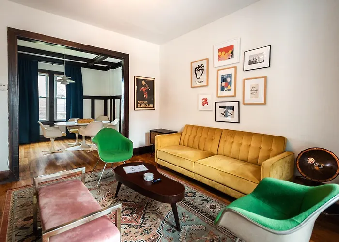 Luxe Mid-Century Styled Townhouse #3631