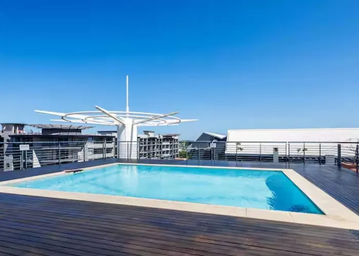 Blue Escape 2 Bed Apartment In Umhlanga With Complex Rooftop Braai & Pool