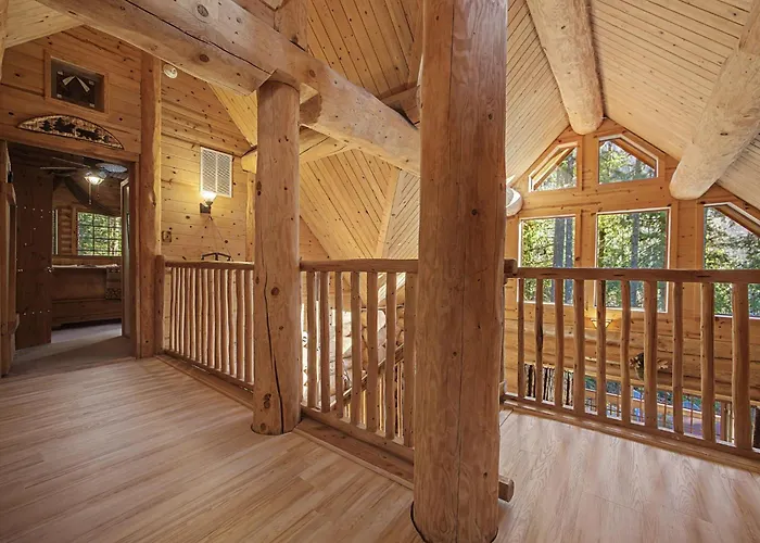 Riverwoods Lodge - Meredith Lodging