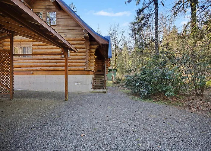 Riverwoods Lodge - Meredith Lodging