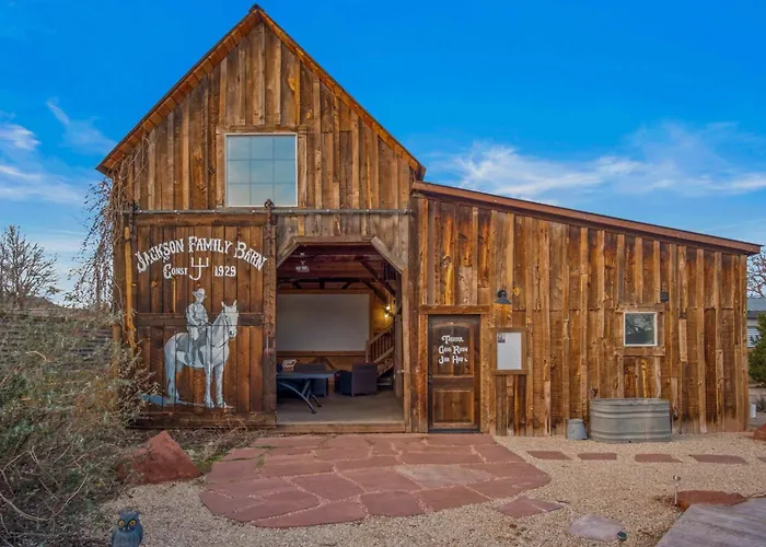 Timber & Tin D 2Bed 2Bath W Pool & Rooftop Deck