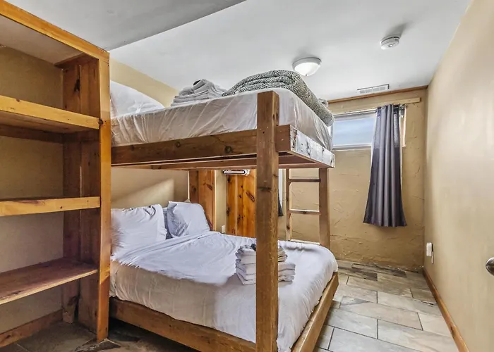 Mountain View-Backyard-Air-Conditioning-Bbq-15Mins Walk Blue Mountain Village