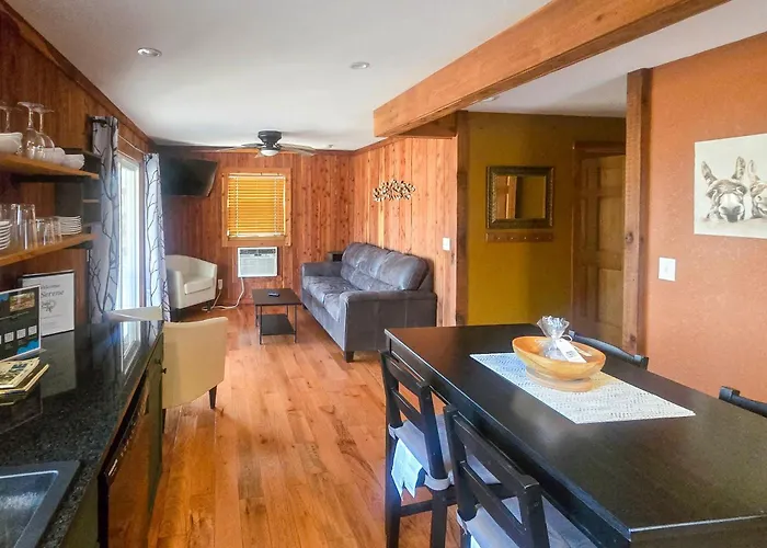 Boat Launch + Screened Porch: Warsaw Cabin Retreat