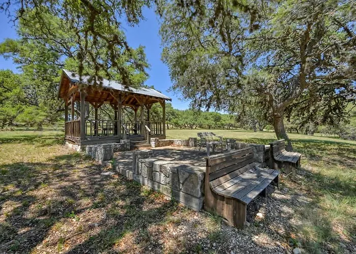 Stunning Home On The Blanco River