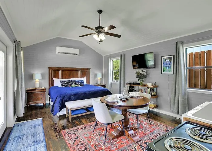 Luxurious & Intimate Cottage In Fred Wine Country!