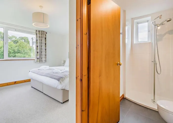 5 Bed In Dunkeld Oc-90585