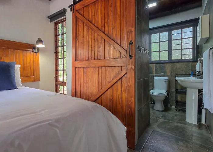 Inyathi Inn
