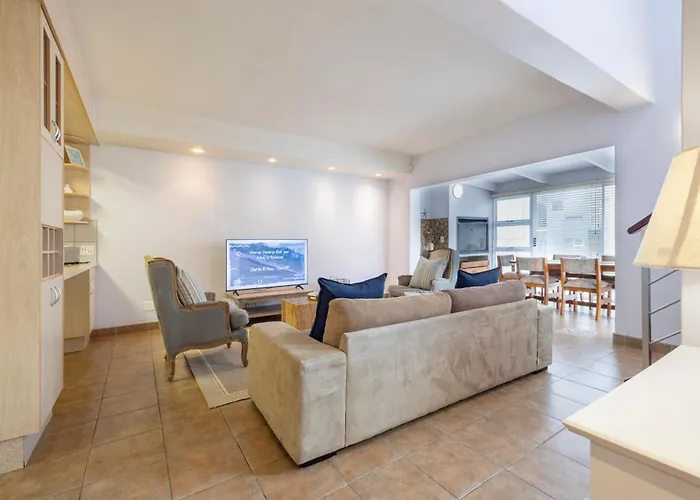 The Waterfront Cottage F3