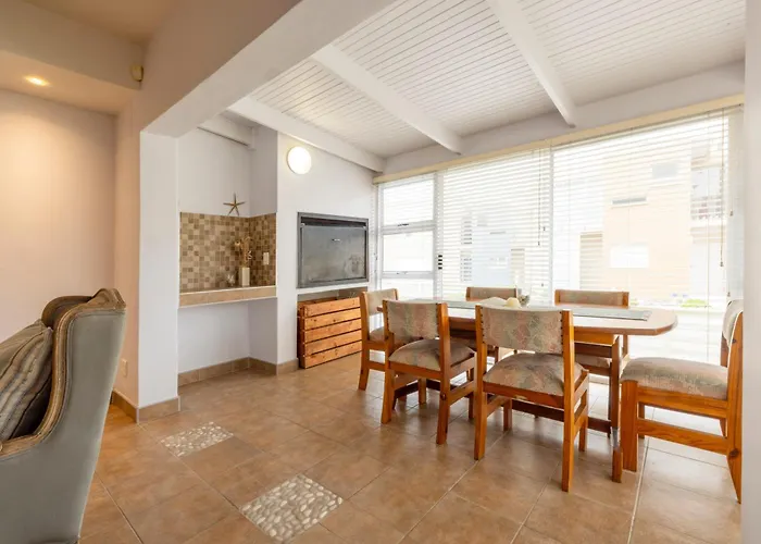 The Waterfront Cottage F3