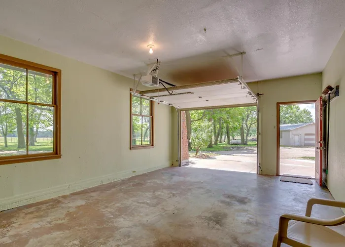 Peaceful Garden City Getaway W/ Grill & Fire Pit