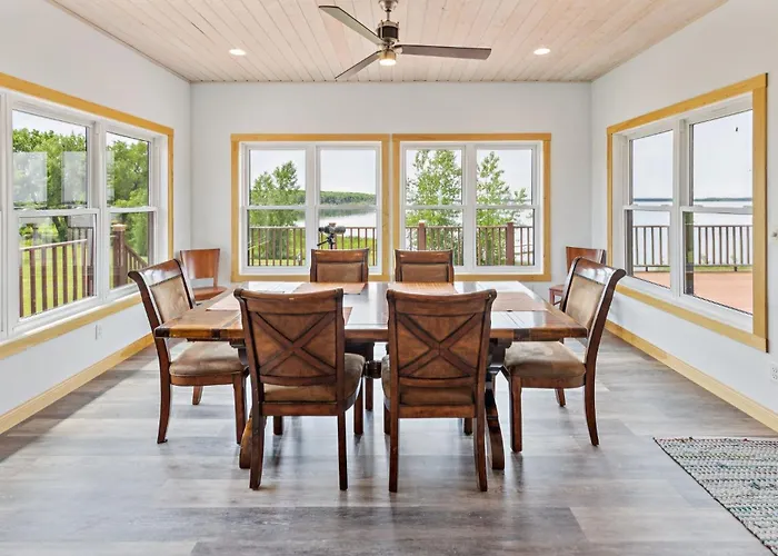 4Br Lakefront - Fishing, Dogs Ok - Devils Lake