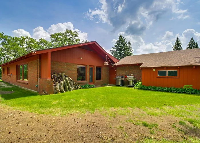11 Mi To Maple Lake: 5-Acre Property In Fertile!
