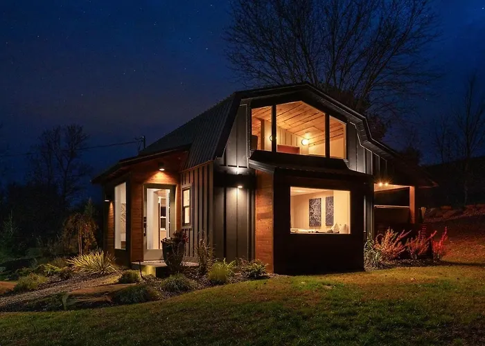 Modern Cabin Next To Salt Fork State Park