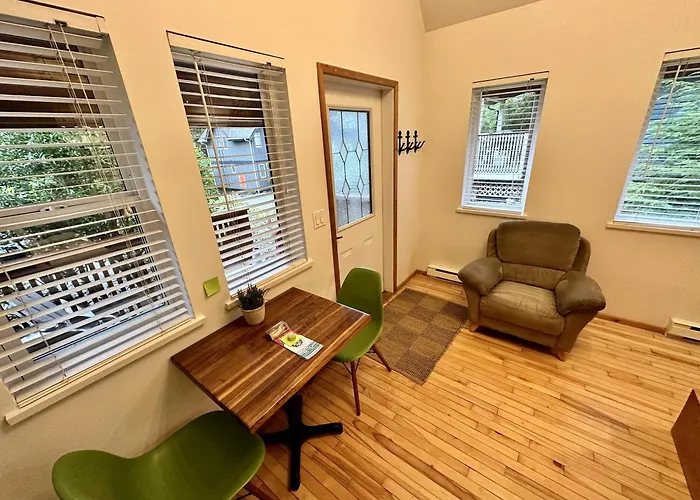 Great Cabin In Close To Walking Trails And Beaches - 13T