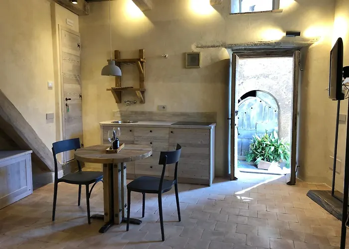 Piazza San Donato Casa Vacanze