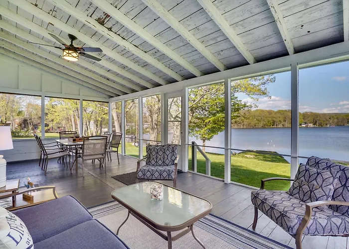 Family Friendly! Lakefront Tully Getaway W/ Porch