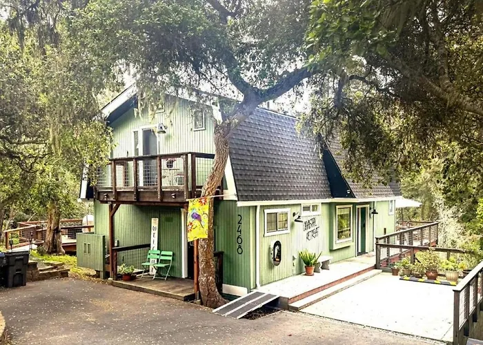 Forest Home With Deck, Ev Station, King Beds