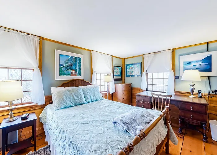 1 Mi To Beach! Family-Friendly Nantucket Retreat