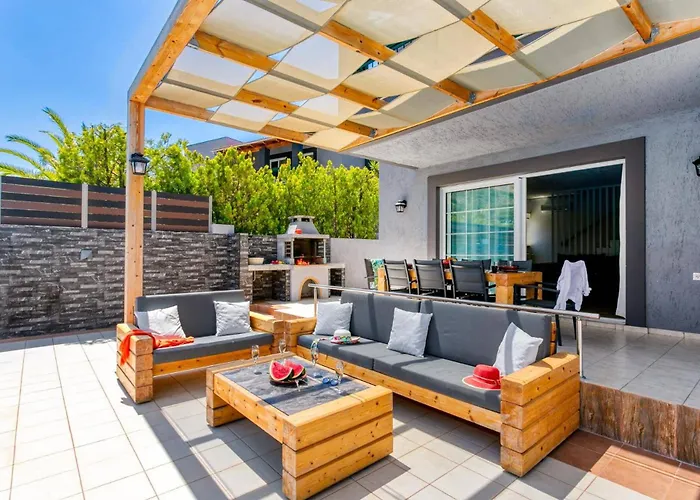 Villa Omega By Villa Plus