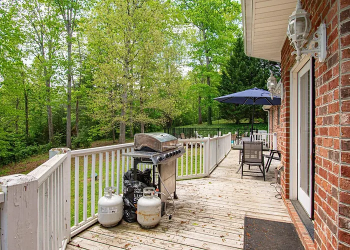 Spacious 7Br Luxury Home | Pool | Hot Tub | Game Room | 15 Minutes To Asheville
